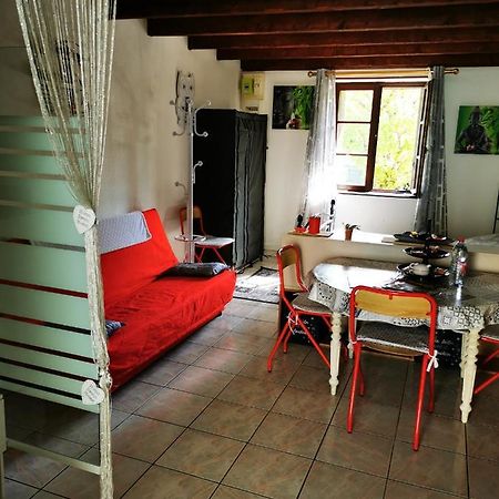 维泰勒Studio Tres Agreable Totalement Independant Dans Maison Avec Cour Sans Vis A Vis别墅 外观 照片